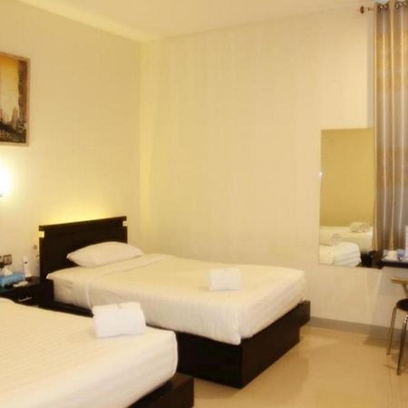 Guardian Family Hotel Sorong Exterior photo